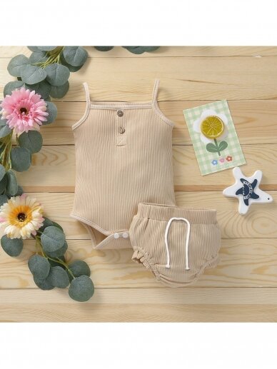 Smėlio spalvos smėlinukas ir šortukai 2531D139 Smėlio spalvos smėlinukas ir šortukai 2531D139